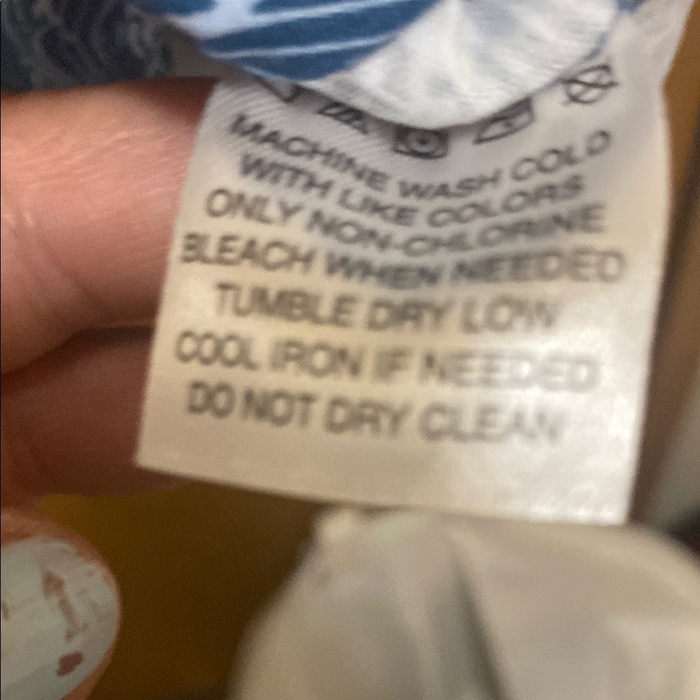 NWOT Men’s Sky Blue Polo Shirt with All-Over Print - Picture 5 of 7